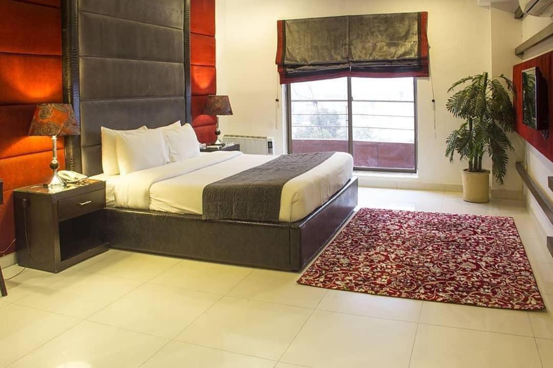 Maisonette Hotel & Apartments Lahore Exterior foto
